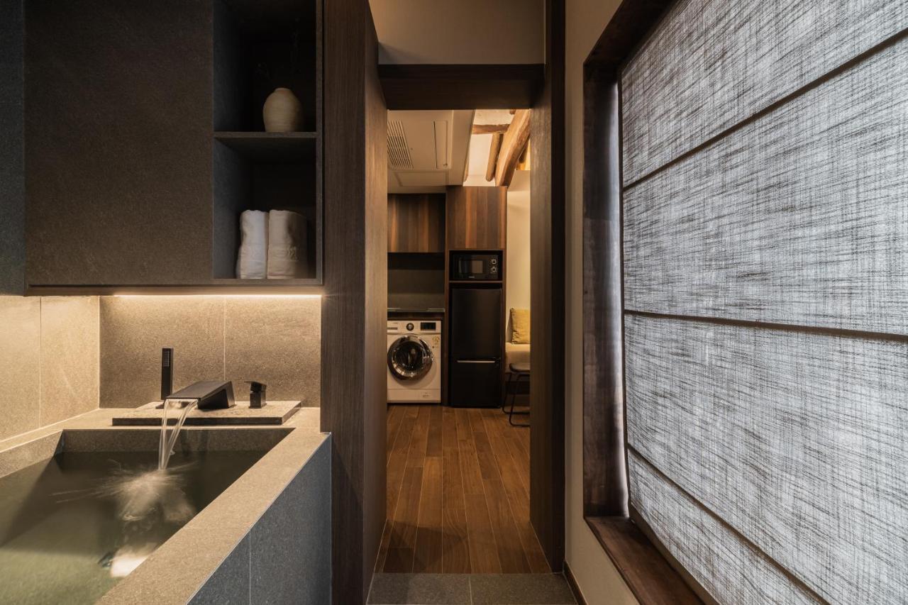 Warm Hearth - West Apartment *